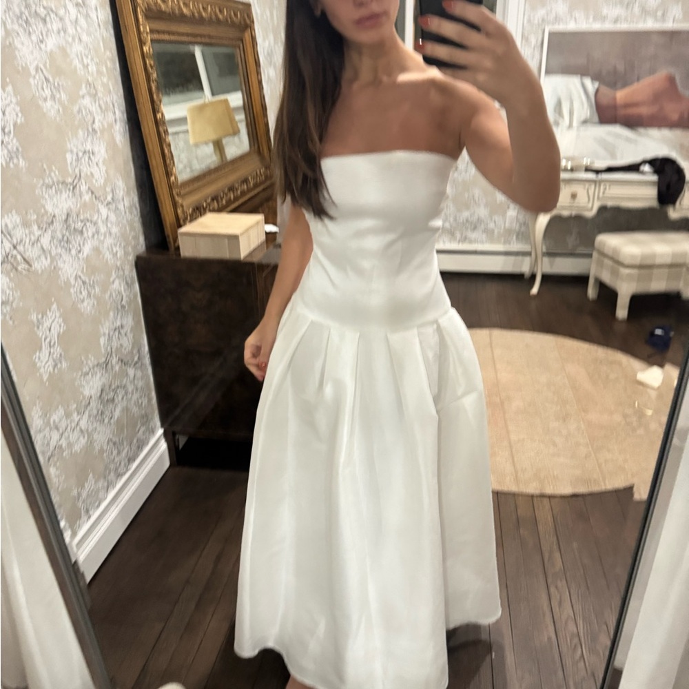 Chic Strapless White Dress